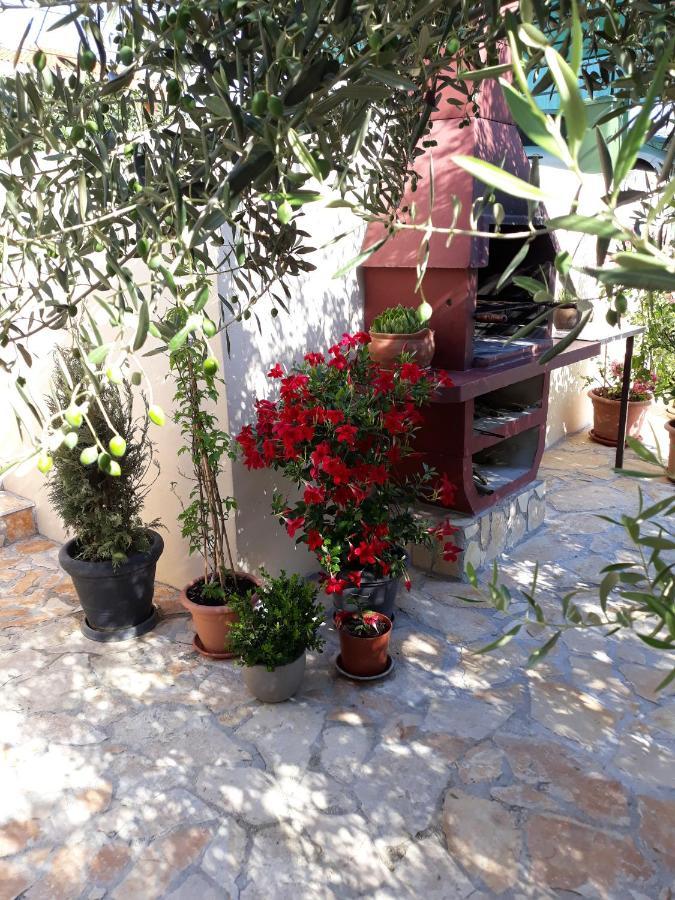 Apartment Mira Trogir Exterior foto